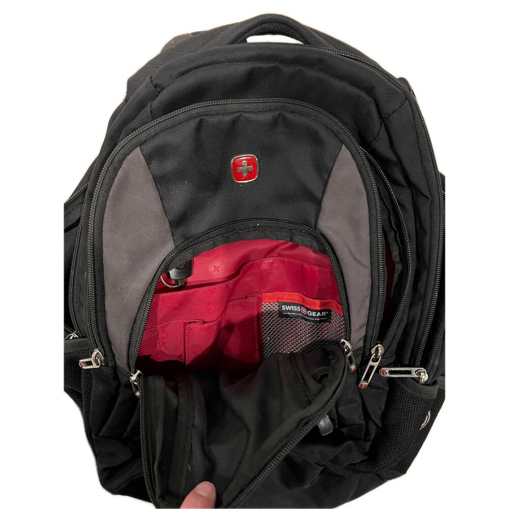Swiss Gear Bungee Core Laptop Backpack in Black/Gray - Picture 3 of 5